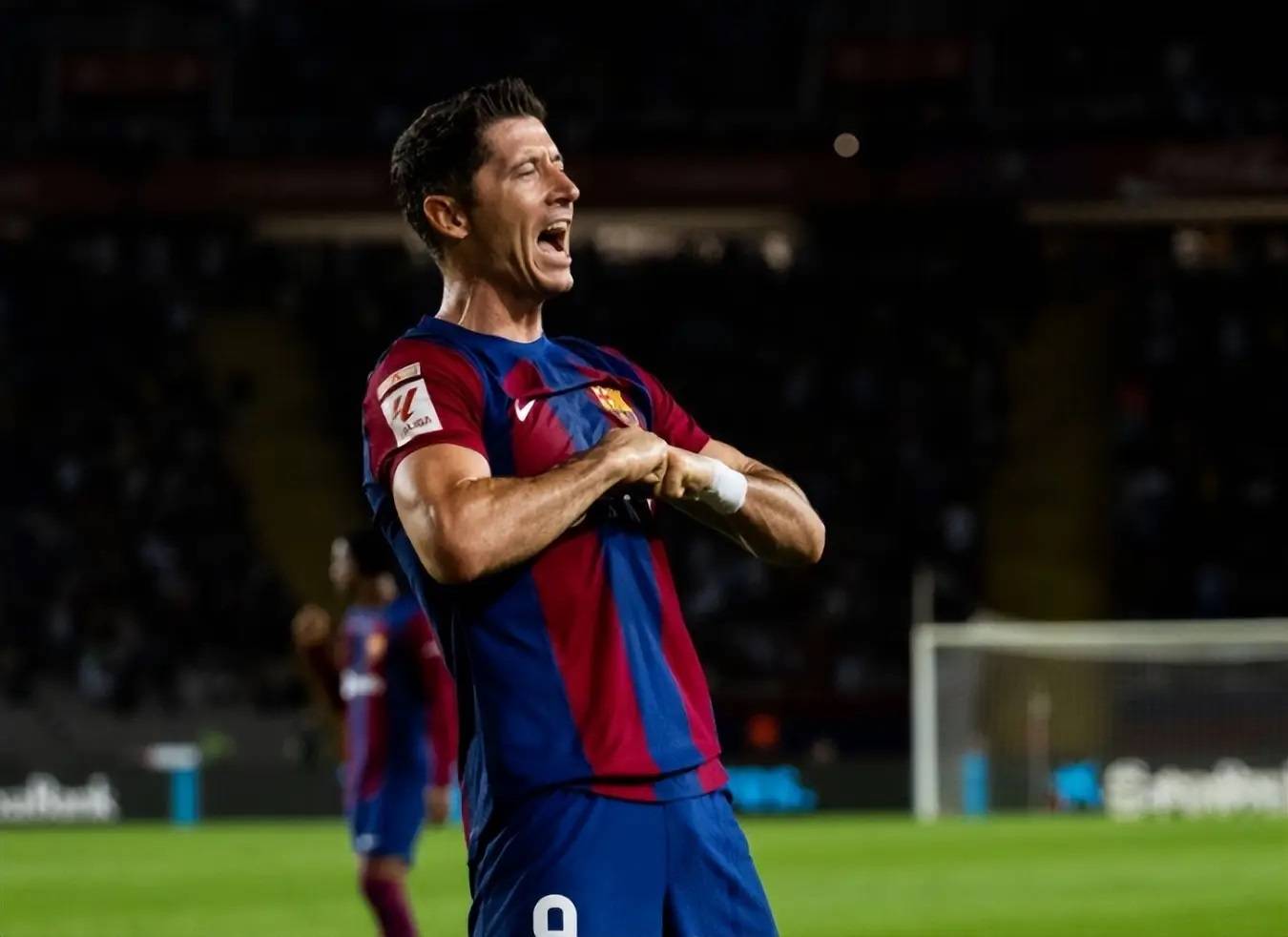 爱游戏亚洲官网-莱万特主场告胜莱加内斯，卢克撕裂全场的简单介绍