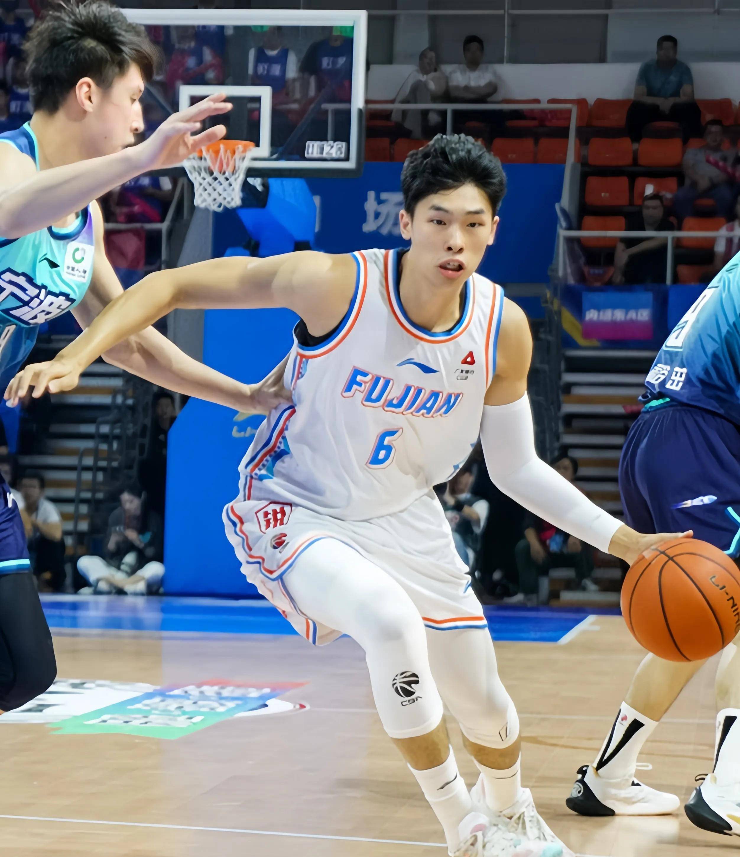 包含江苏战队迎战新疆男篮，谁能掌握比赛节奏？的词条