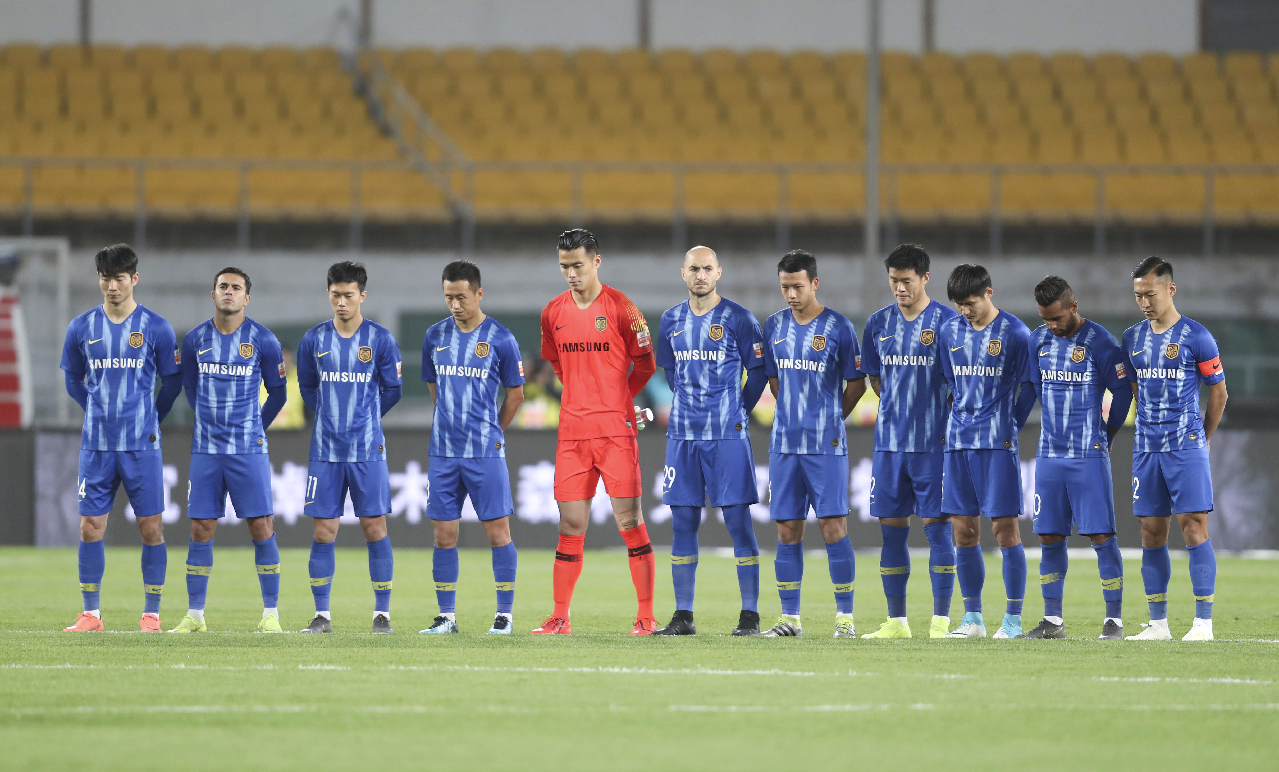 包含苏宁战平国安，双方展现实力平分的词条