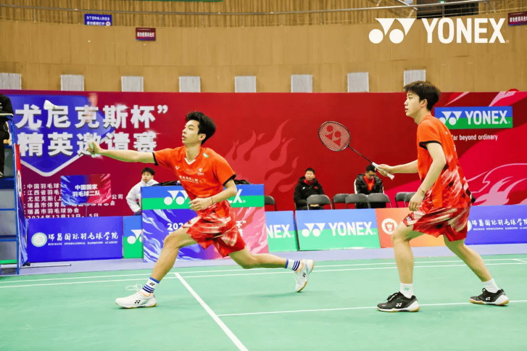 中国羽毛球选手斩获冠军，技艺高超惊艳全场