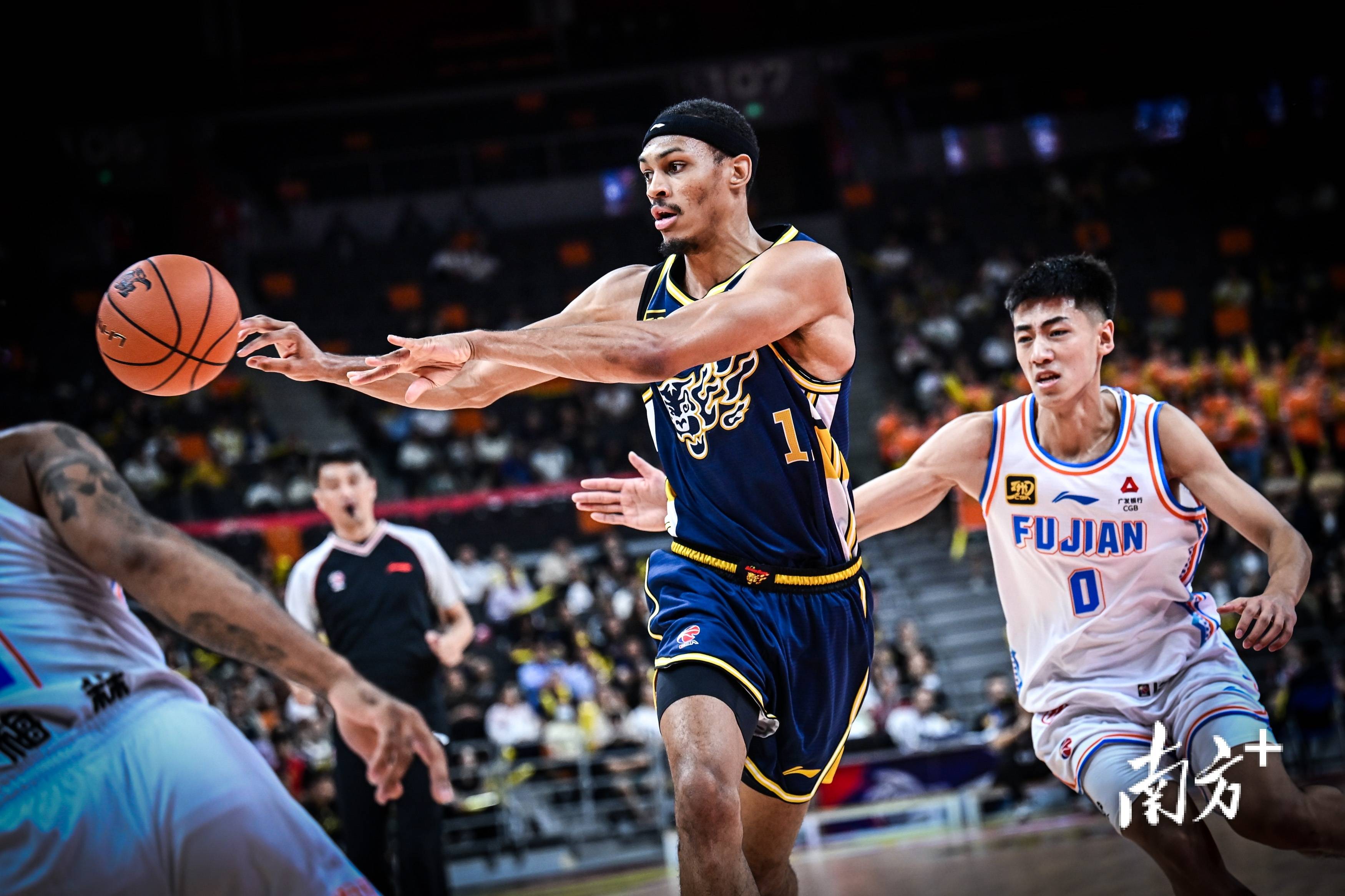 爱游戏网页版登录入口-广东男篮团结一心，备战山东男篮的简单介绍