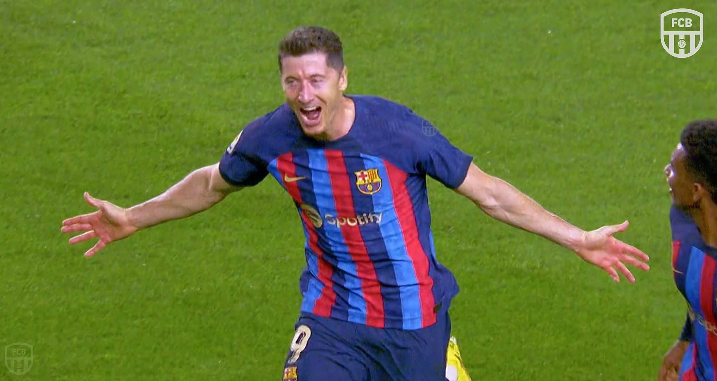 莱万多夫斯基全场发威，拜仁轻取胜利