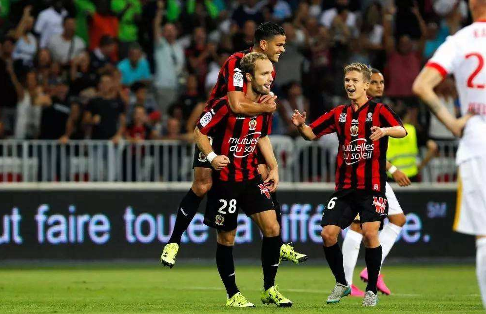 爱游戏官方登录入口-尼斯主场击败尼姆，保持争冠希望