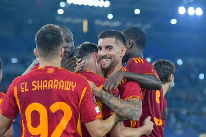 爱游戏亚洲官网-足球界大事件频发，实力对比悬殊