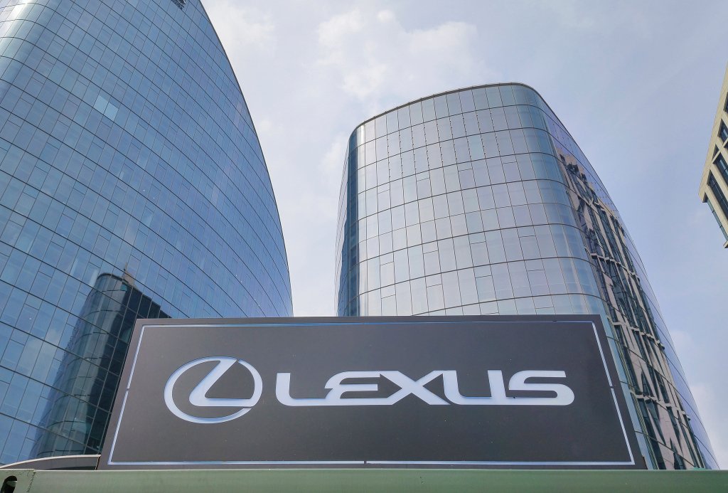 爱游戏在线-包含沙尔克队连续获得胜利，信心倍增的词条