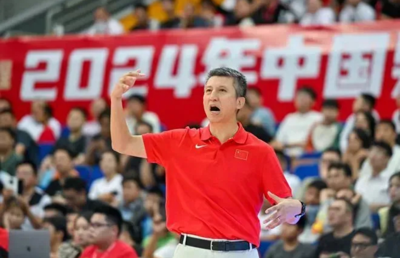 篮球教练最新消息:科比-布莱恩特执教快船队 篮球教练最新消息:科比-布莱恩特执教快船队