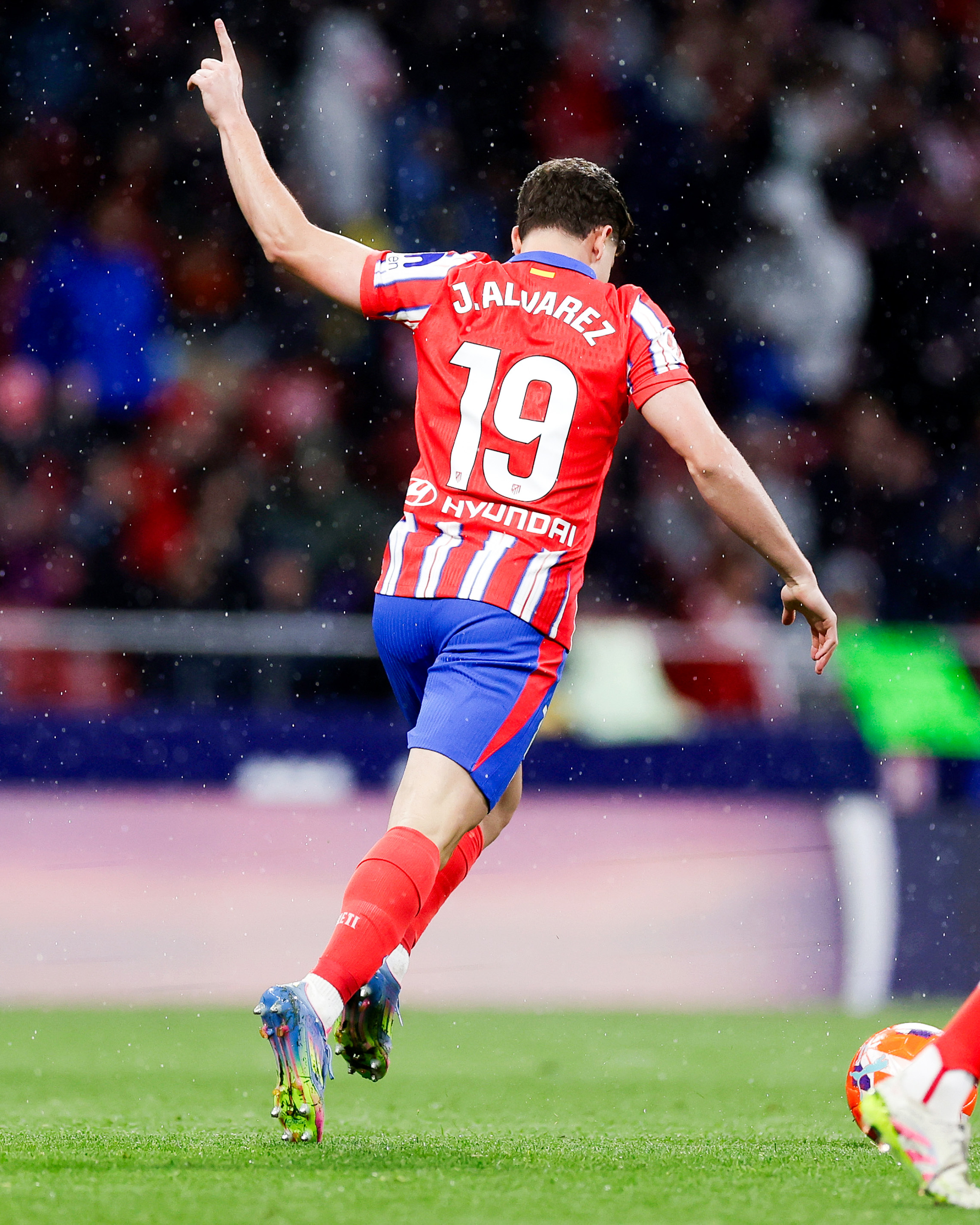 爱游戏在线-马竞客场力擒AC米兰，继续保持不败战绩的简单介绍