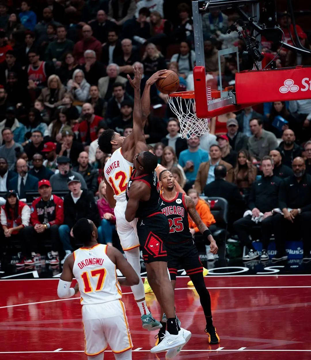 爱游戏中国官网-包含骑士收获连胜，全队士气高昂的词条