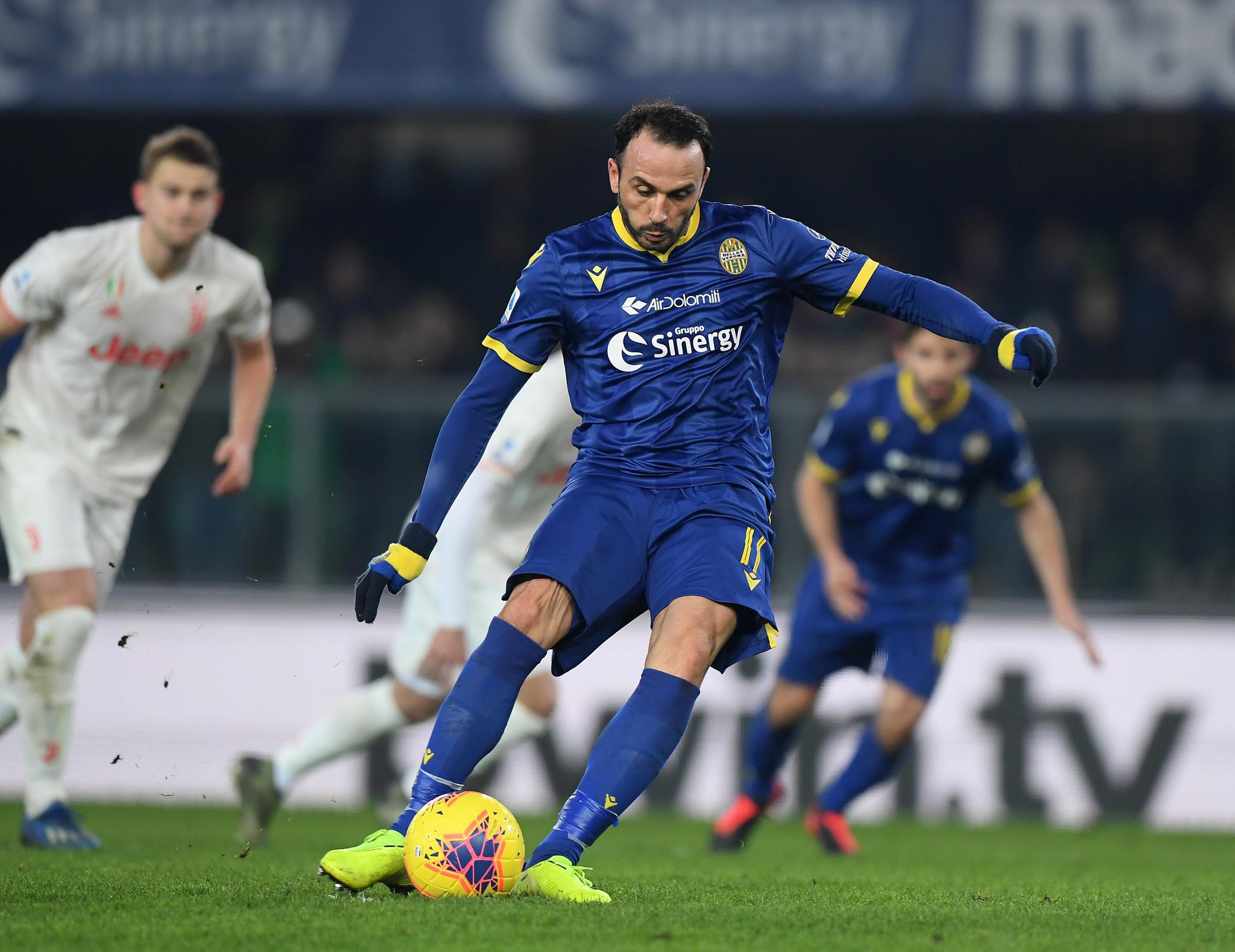 爱游戏官网入口-包含尤文客场逆转取胜，稳固榜首位置不动摇的词条