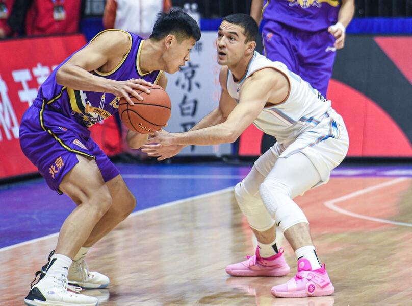 爱游戏在线-瑞恩战术调整远远不够，输球难免