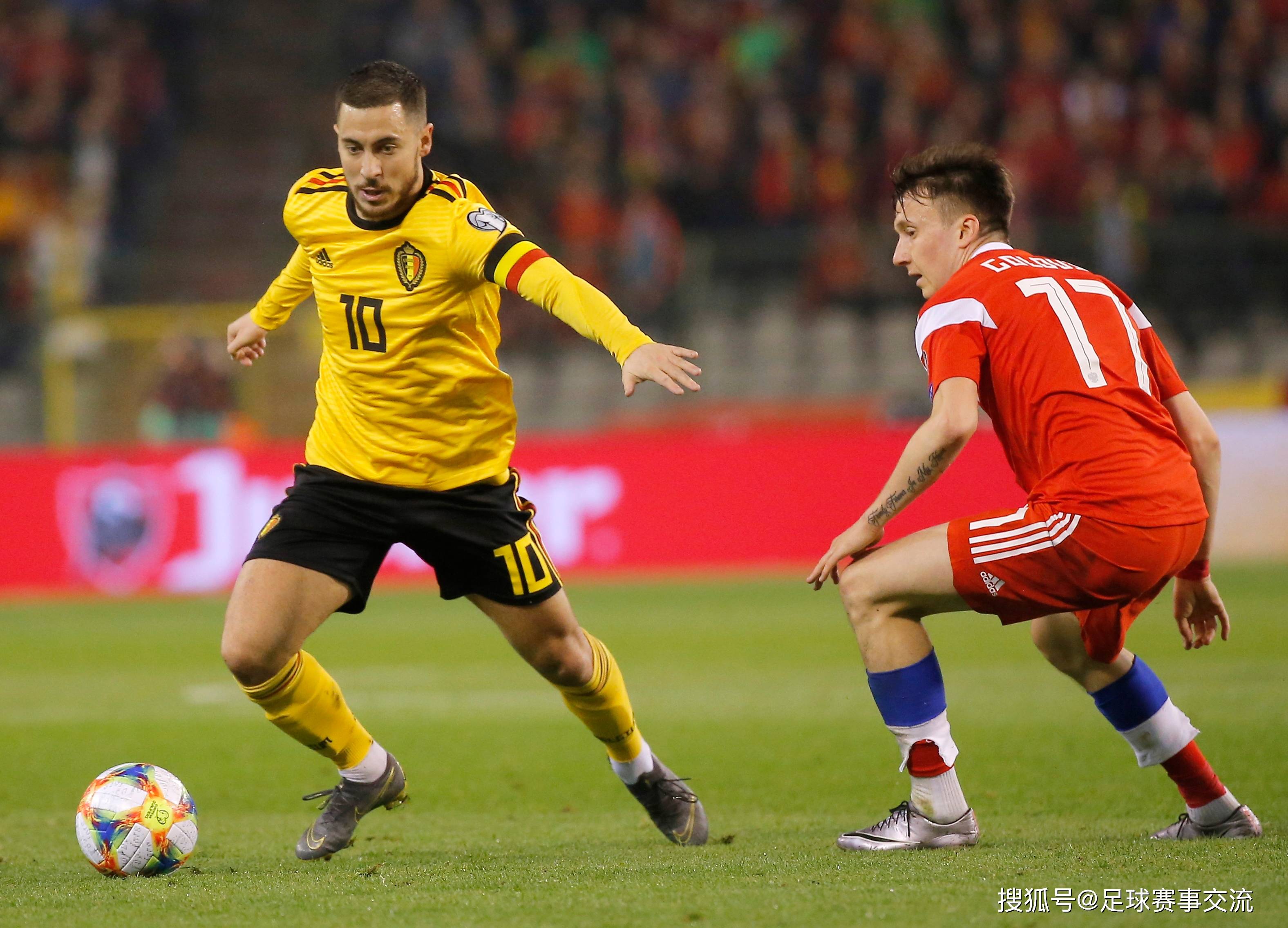 爱游戏体育官网-顶尖足球赛场上角逐，激情火热难掩的简单介绍