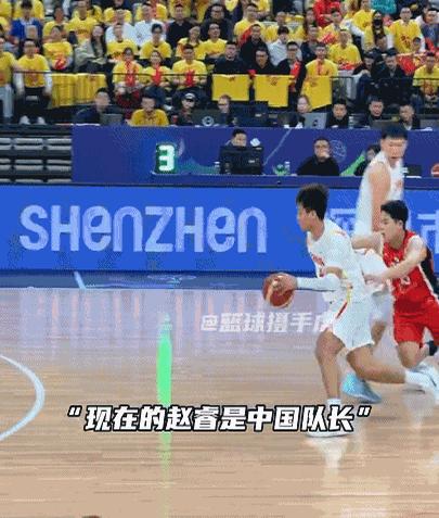 比赛中球员技术过硬,传球配合默契 比赛中球员技术过硬,传球配合默契