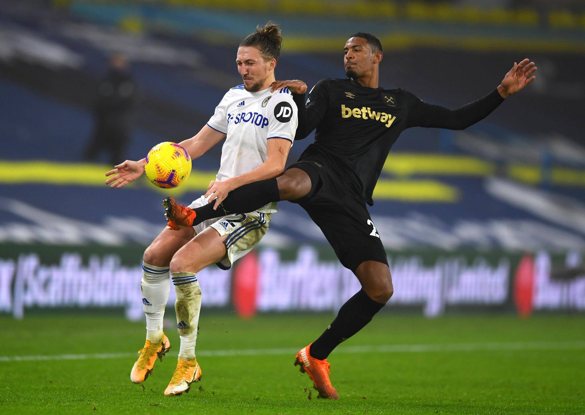 利兹联大胜对手,展现强大实力! 利兹联大胜对手,展现强大实力!