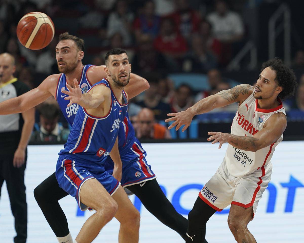 爱游戏体育直播-包含芬兰豪取大胜，晋级欧预赛八强赛的词条