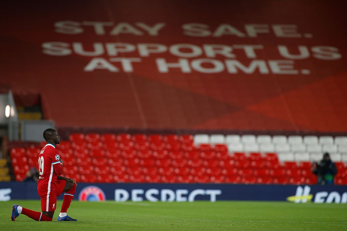 利兹联主场平狼队英超保级形势严峻 利兹联主场平狼队英超保级形势严峻