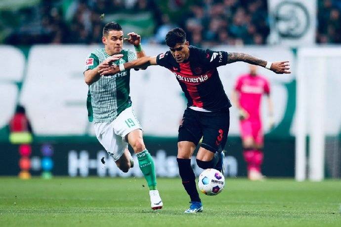 爱游戏入口-勒沃库森队后防线岌岌可危，主帅需出招