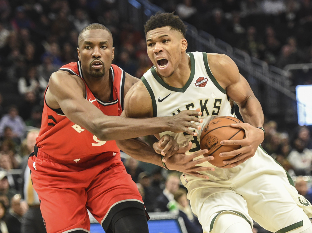 关于雄鹿队背靠背作战,以微弱优势战胜猛龙队的信息 关于雄鹿队背靠背作战,以微弱优势战胜猛龙队的信息