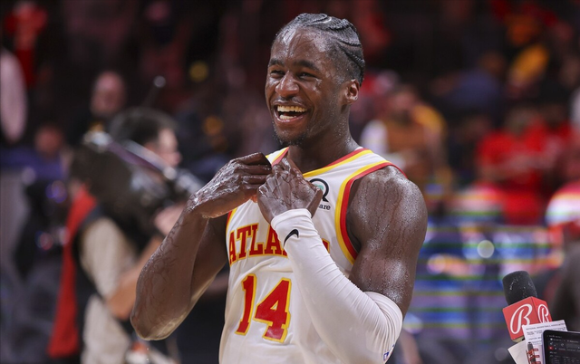 爱游戏体育直播-猛龙惊险险胜老鹰，保持不败纪录