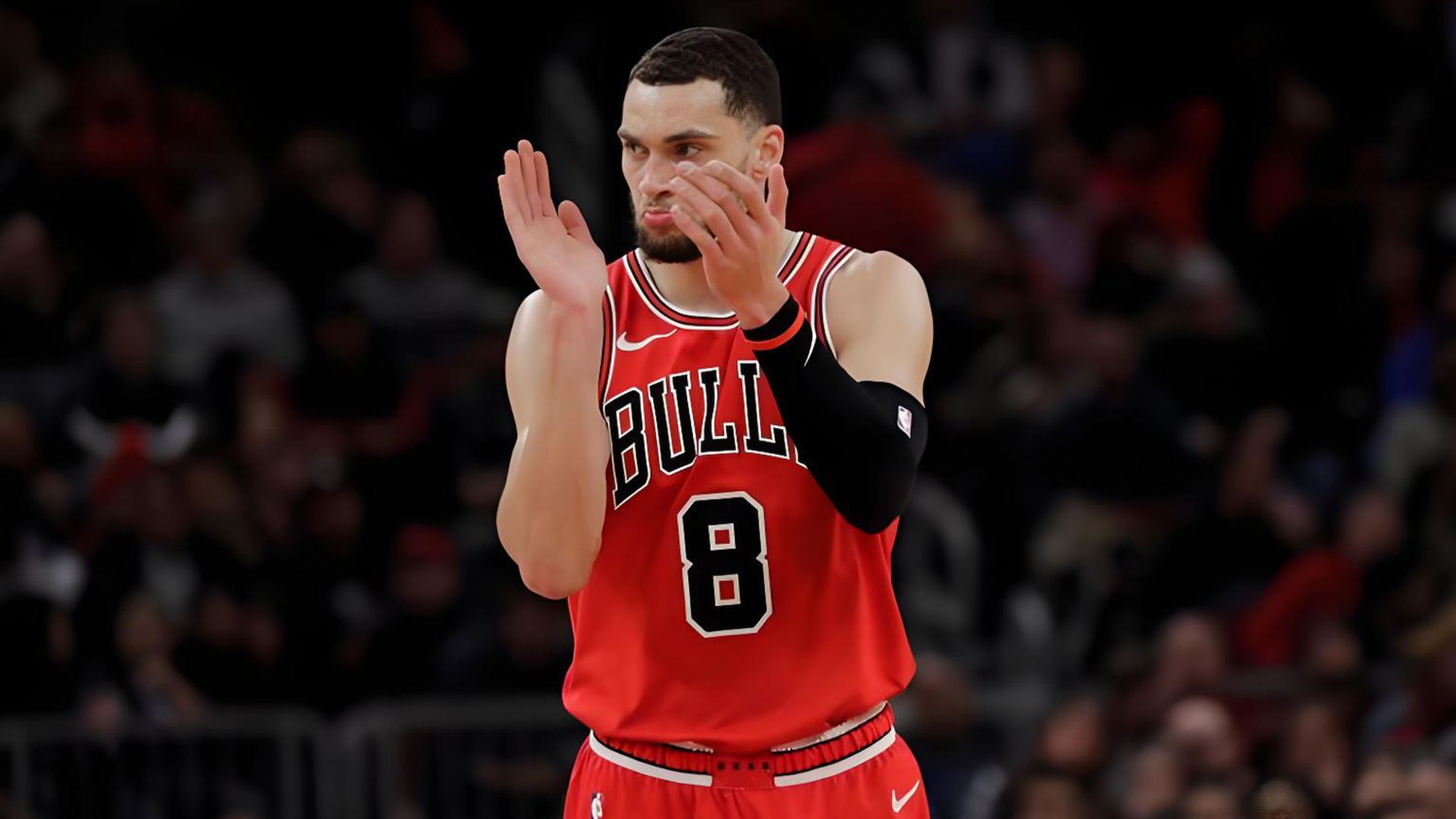 爱游戏在线登录-关于公牛惨败尼克斯，拉文独揽30分的信息