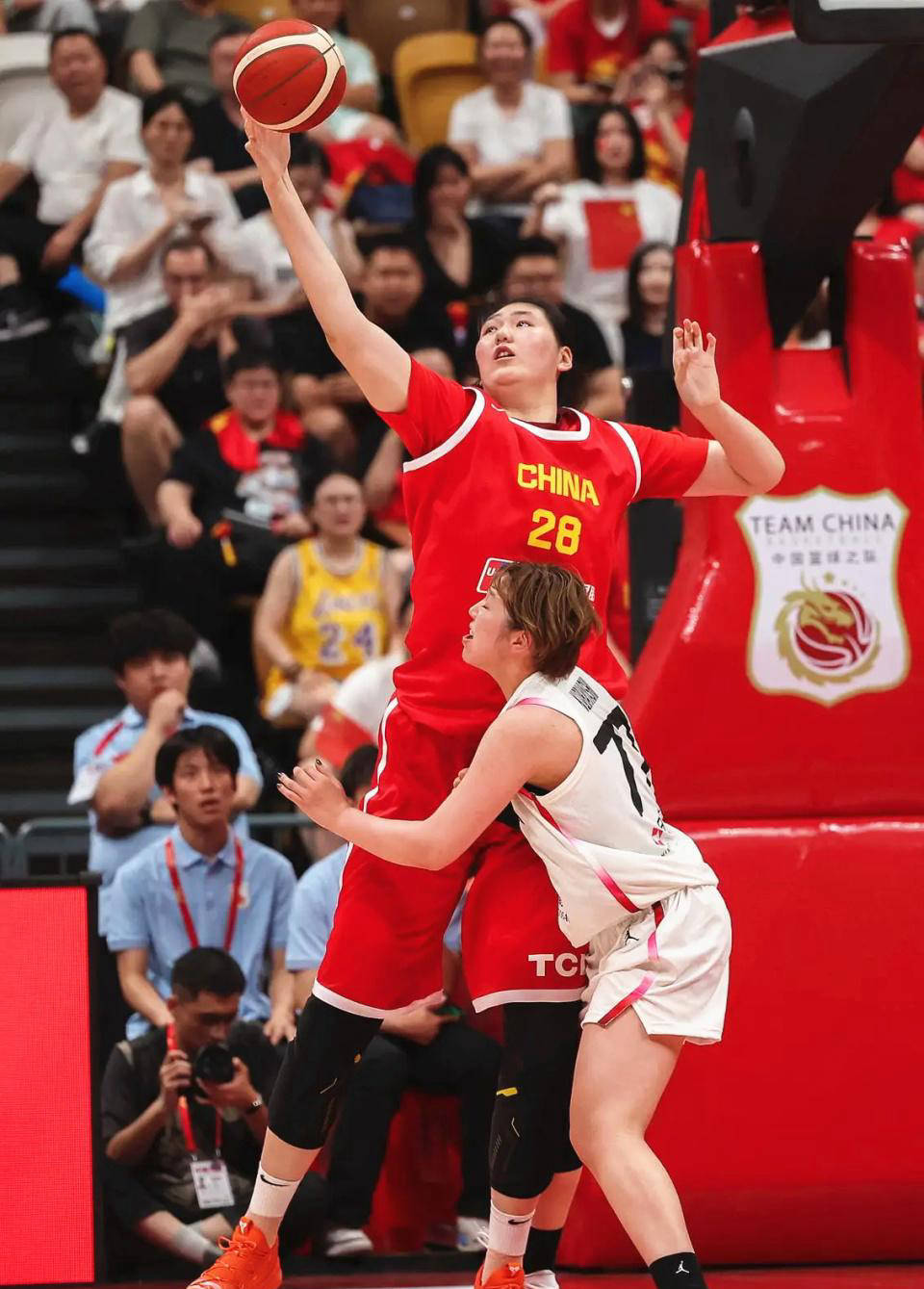 爱游戏体育地址-北京女篮逆风翻盘，绝杀对手