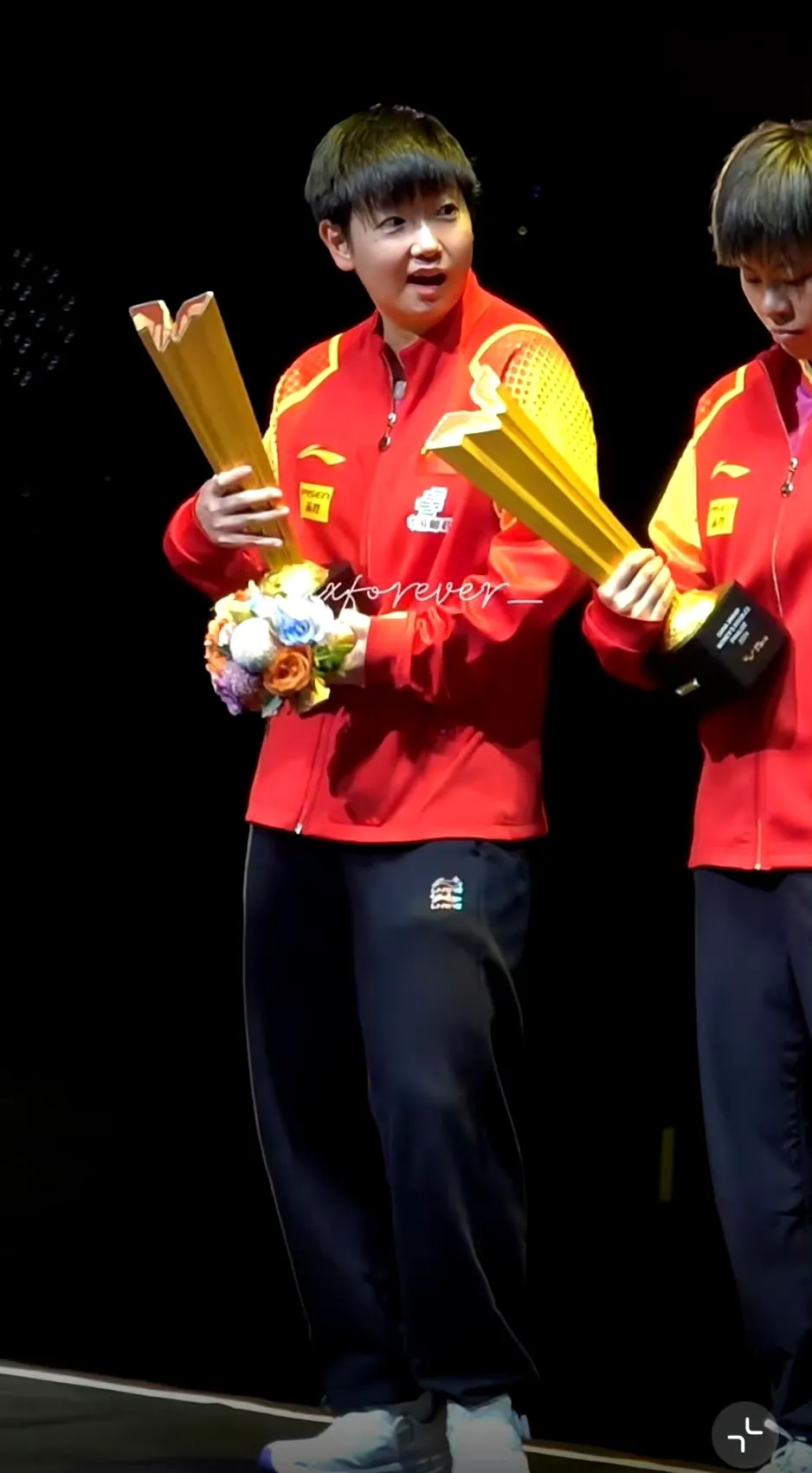 比赛中球员本场表现毫不逊色，助队夺冠