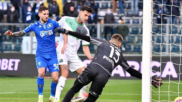 爱游戏登录入口-包含大合同续约谈判激烈进行，球队经济压力增大的词条