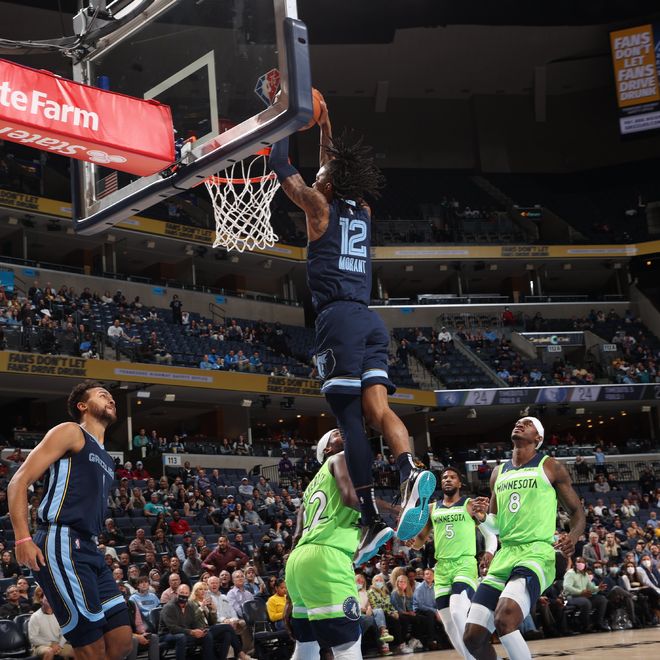 狼队客场憾负落后对手两球无缘逆转 狼队客场憾负落后对手两球无缘逆转