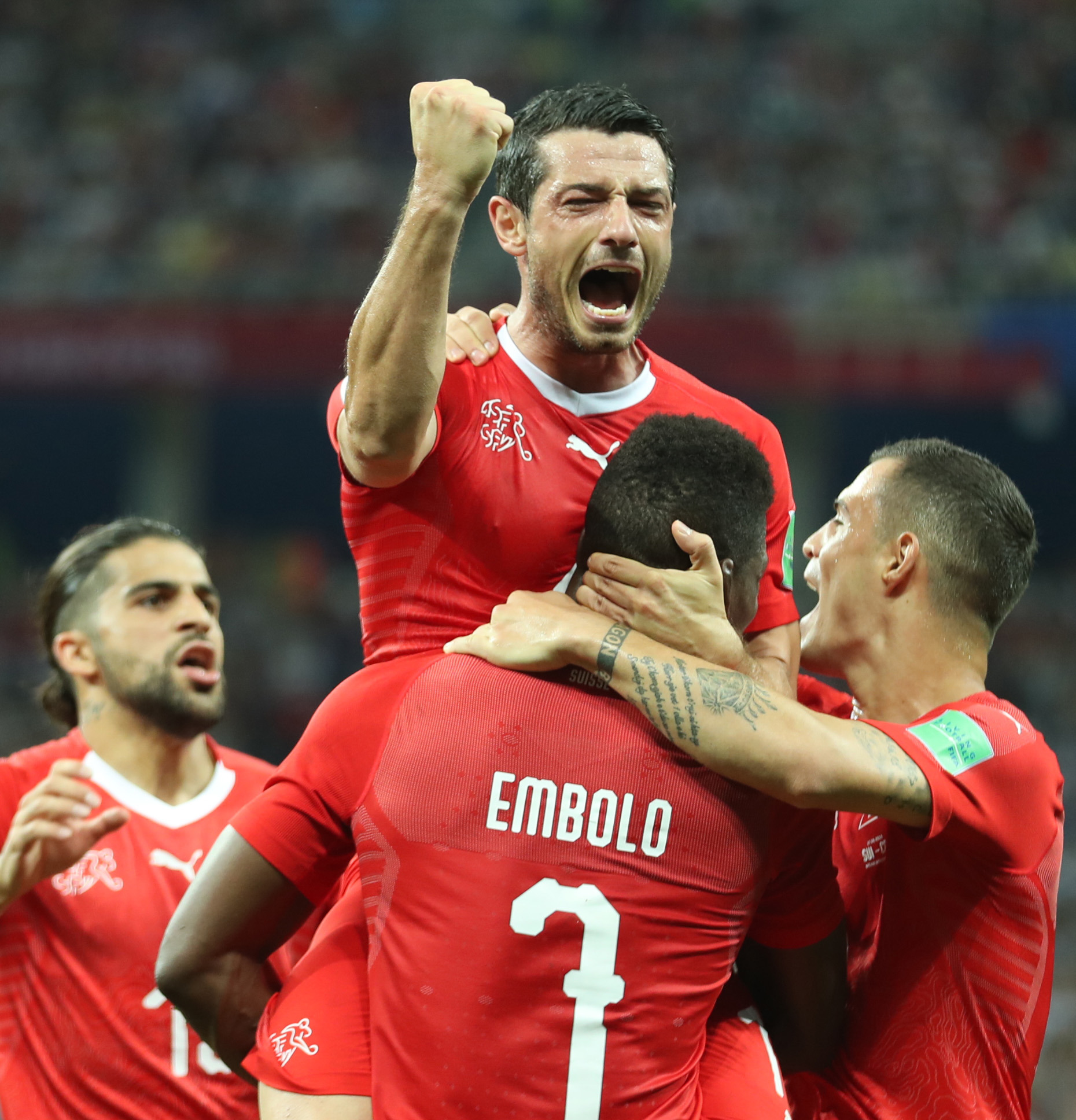 俄罗斯备战斯洛文尼亚，欧洲预选赛榜首争夺赛况纷呈的简单介绍