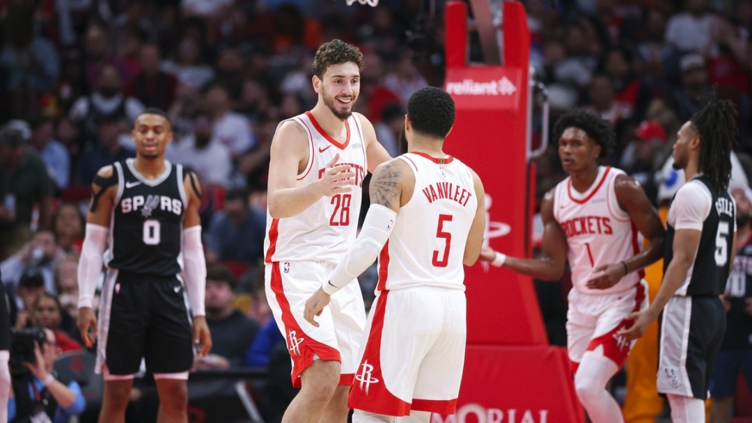 火箭对抗马刺,实力不相上下 火箭对抗马刺,实力不相上下