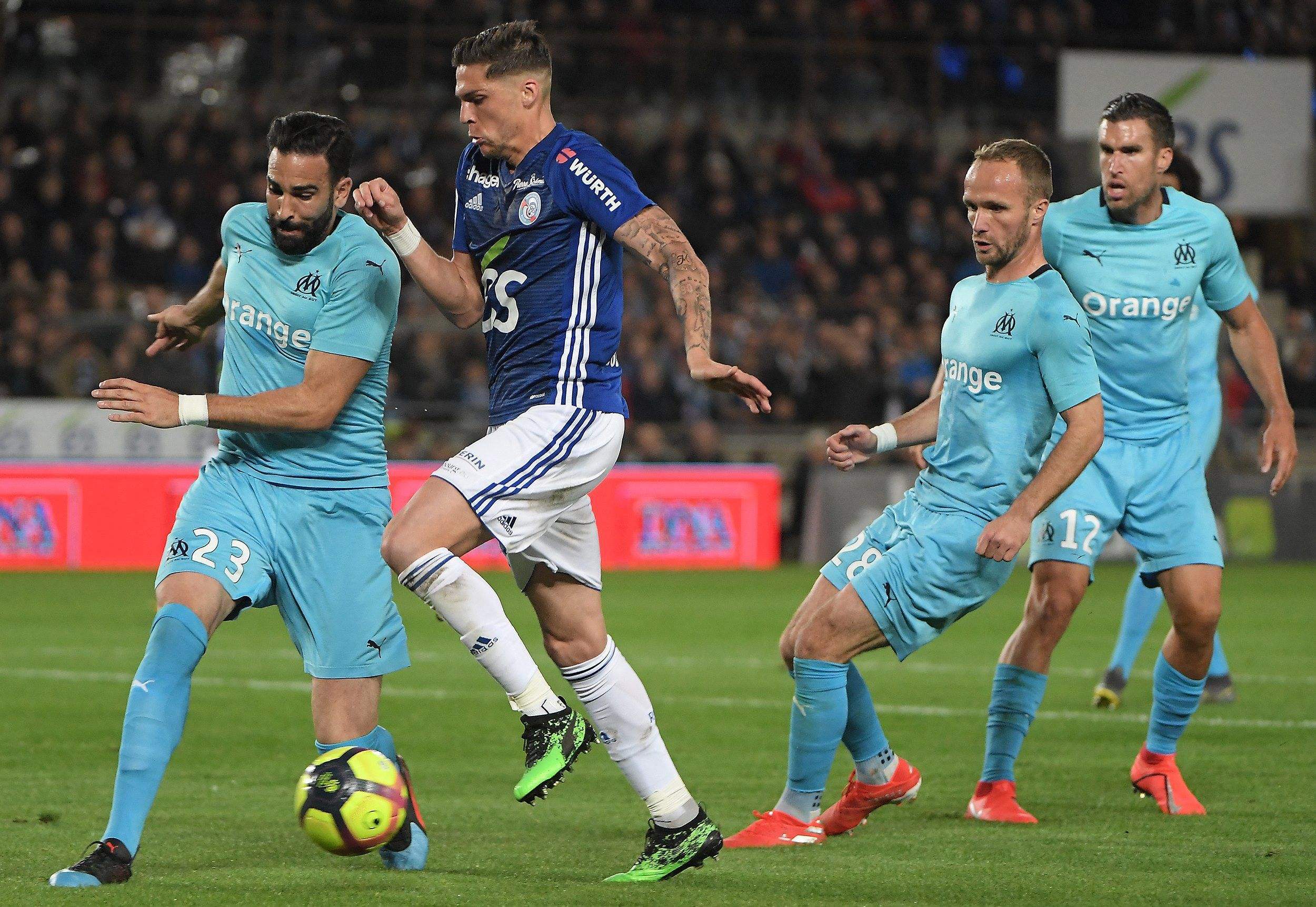 法甲竞争激烈，各队积分相差不大