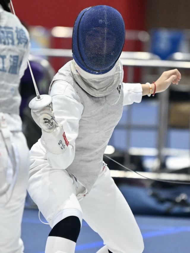 女子击剑比赛法国运动员逆风翻盘 女子击剑比赛法国运动员逆风翻盘