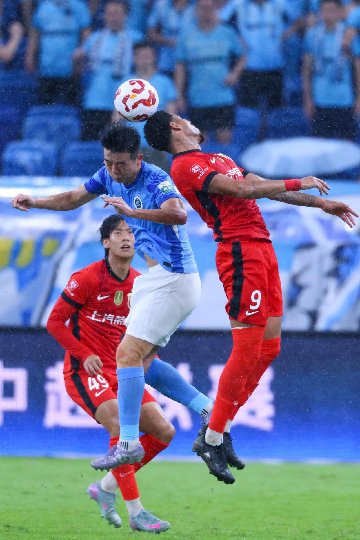 高水平足球联赛即将掀起新一轮激烈角逐的简单介绍