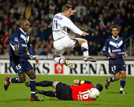 爱游戏体育官网-里昂客场不敌波尔多，遗憾失利