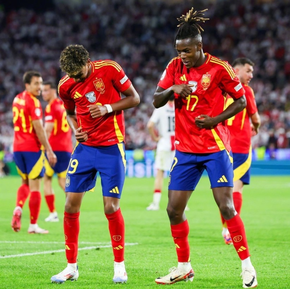 爱游戏官网入口-西班牙队长连飙得分，引领球队冲击榜首