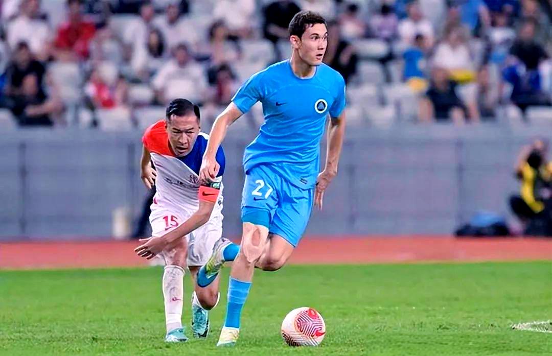 爱游戏网页版登录入口-东亚球队青睐年轻球员，呈现出活力与潜力的简单介绍